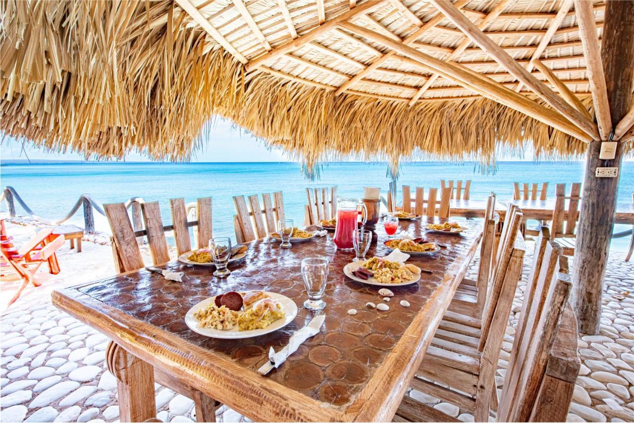 Glamping Ecolodge Cueva De Las Aguilas ペデルナレス エクステリア 写真