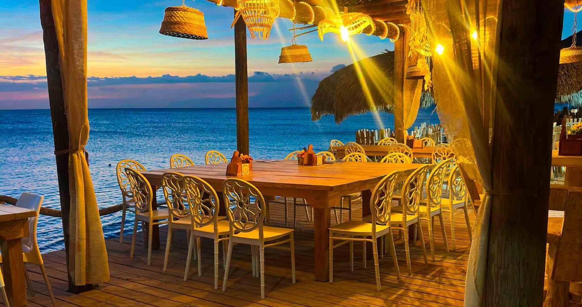 Glamping Ecolodge Cueva De Las Aguilas ペデルナレス エクステリア 写真