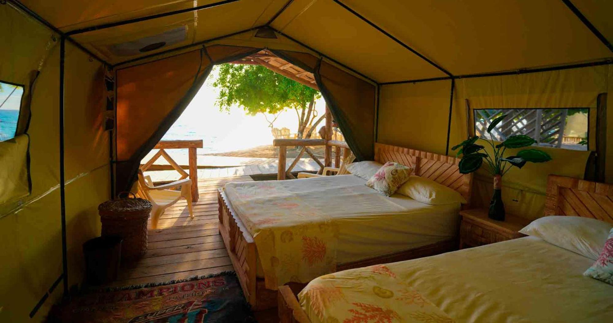 Glamping Ecolodge Cueva De Las Aguilas ペデルナレス エクステリア 写真