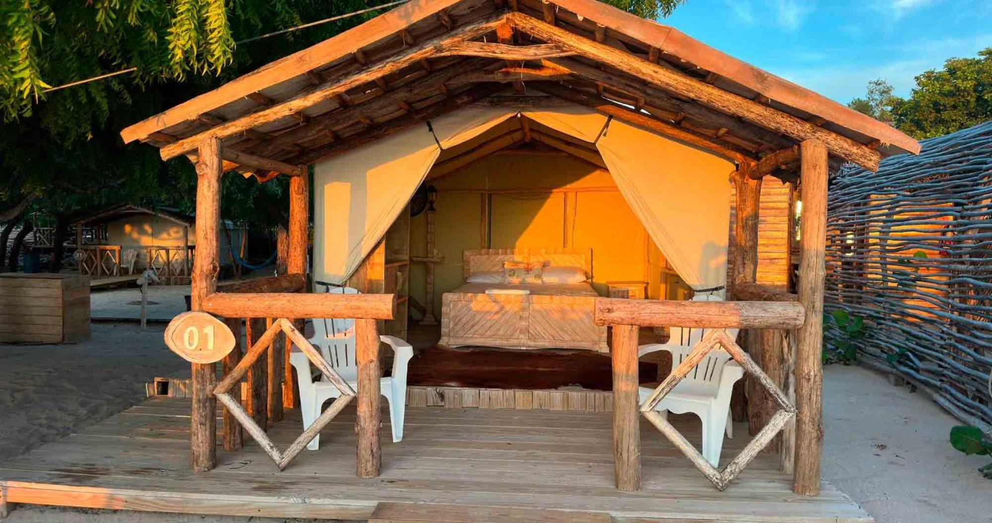 Glamping Ecolodge Cueva De Las Aguilas ペデルナレス エクステリア 写真
