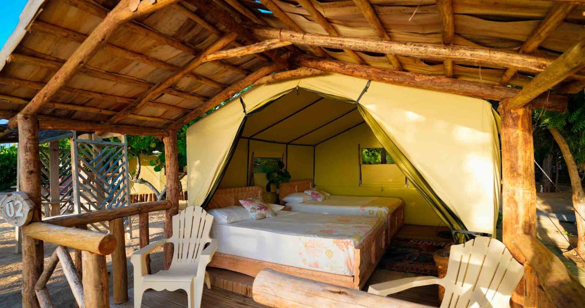 Glamping Ecolodge Cueva De Las Aguilas ペデルナレス エクステリア 写真